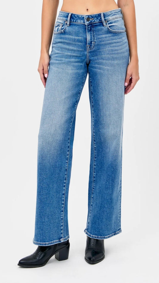 LOGAN MID-RISE DAD JEAN