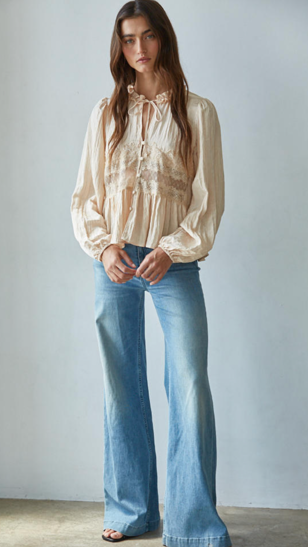 FINN LACE TOP