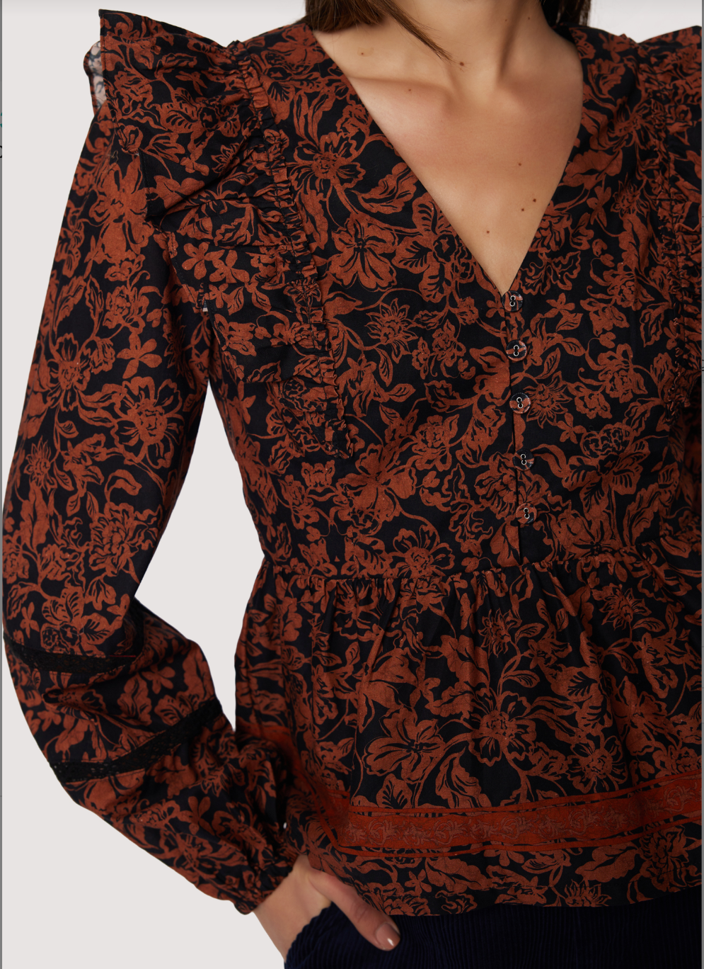 LADY OF SIENA TOP