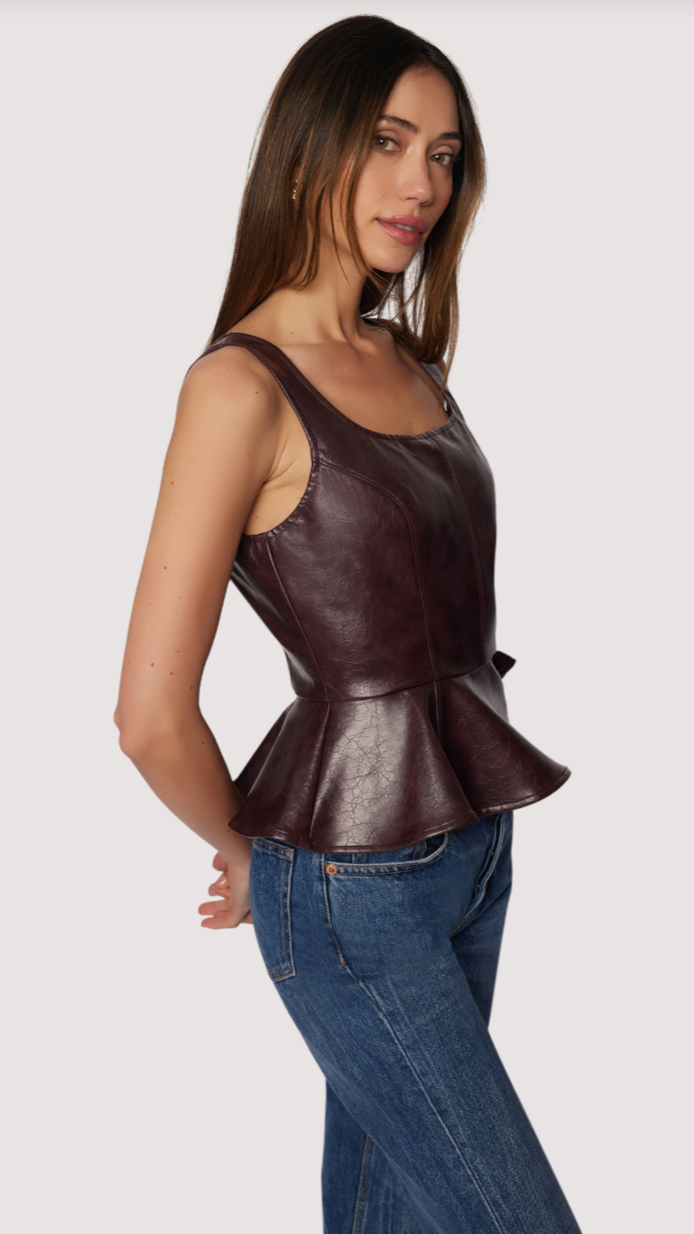 VALOR OF VENUS PEPLUM TOP