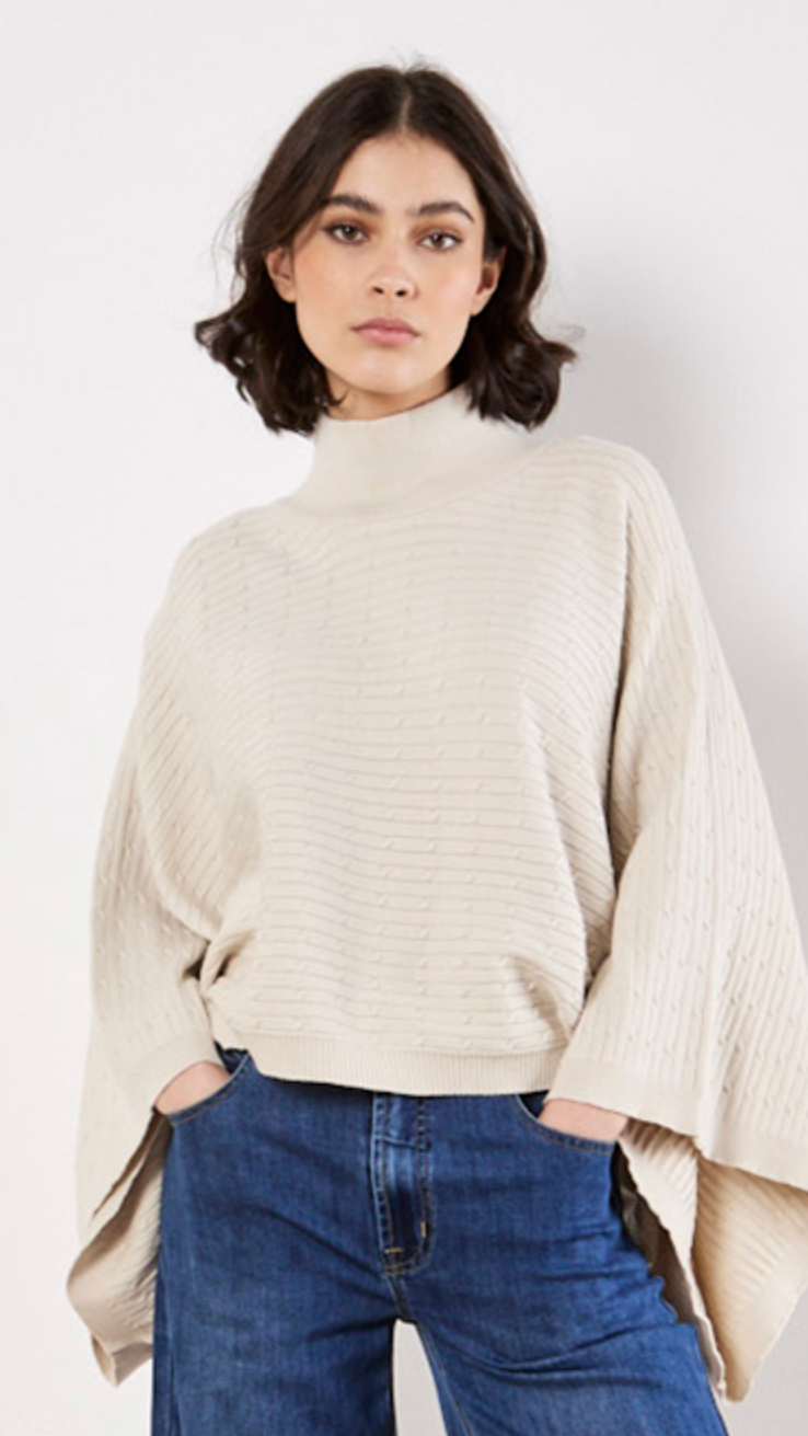LEIA SWEATER