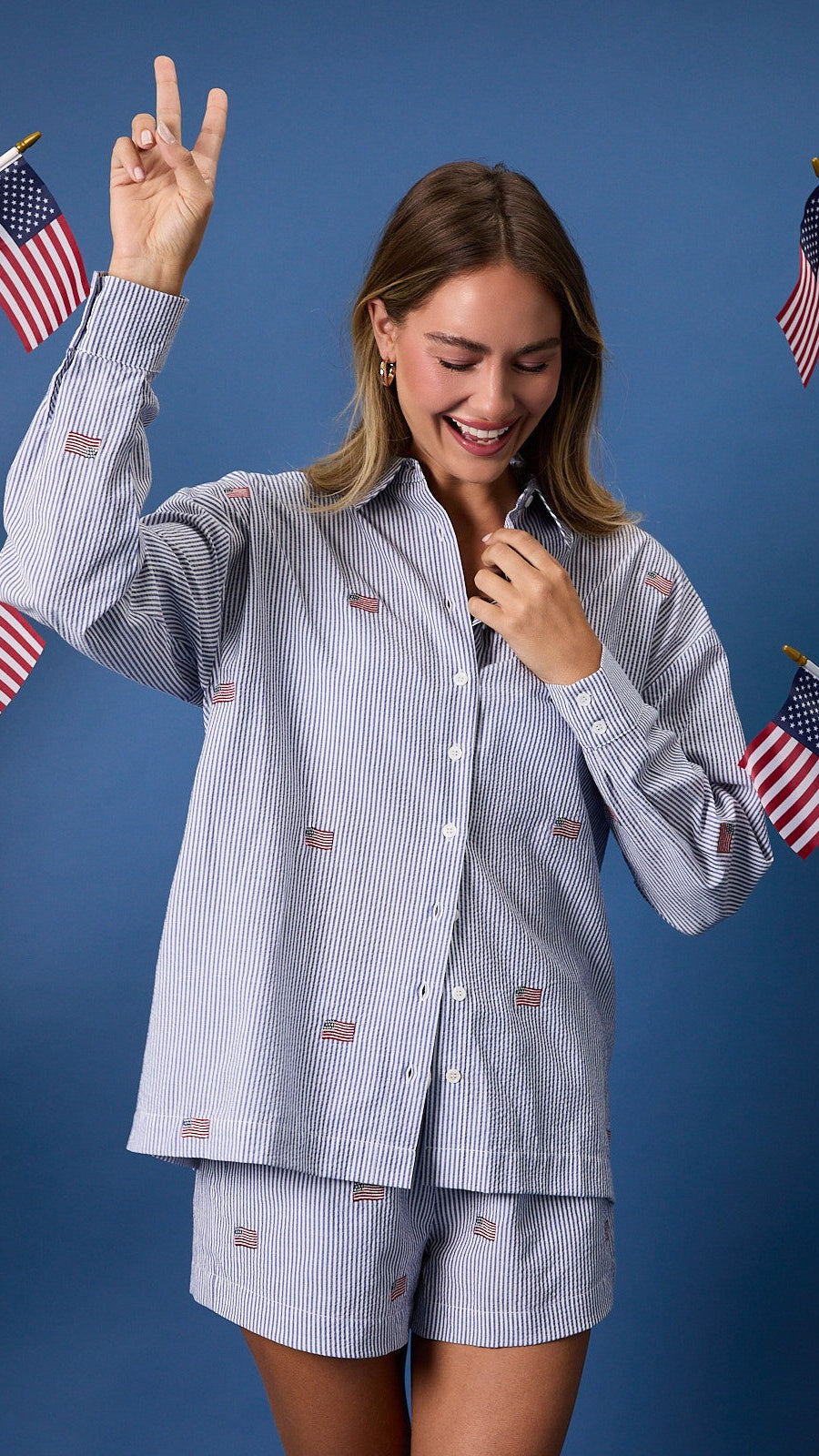 STRIPE FLAG BUTTON DOWN
