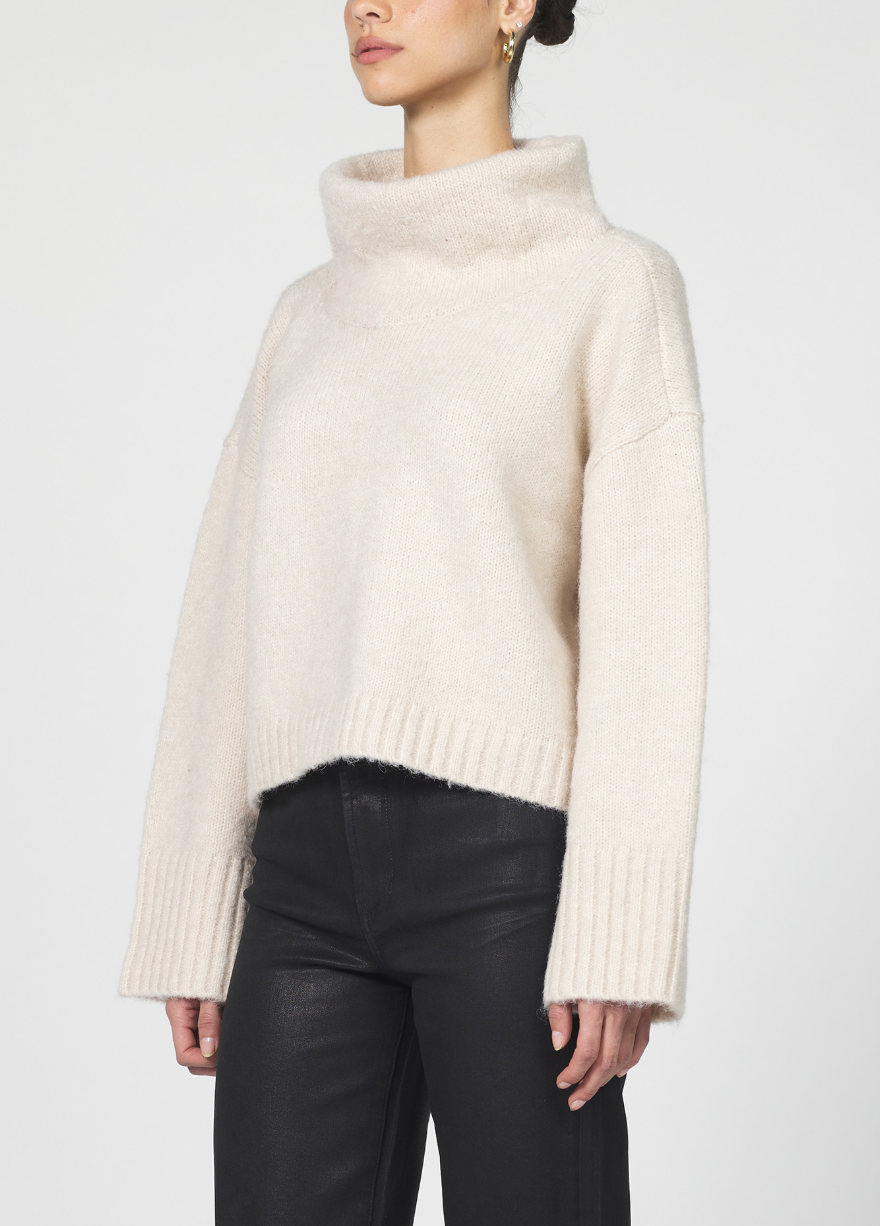 EVANGELINE SWEATER TURTLENECK