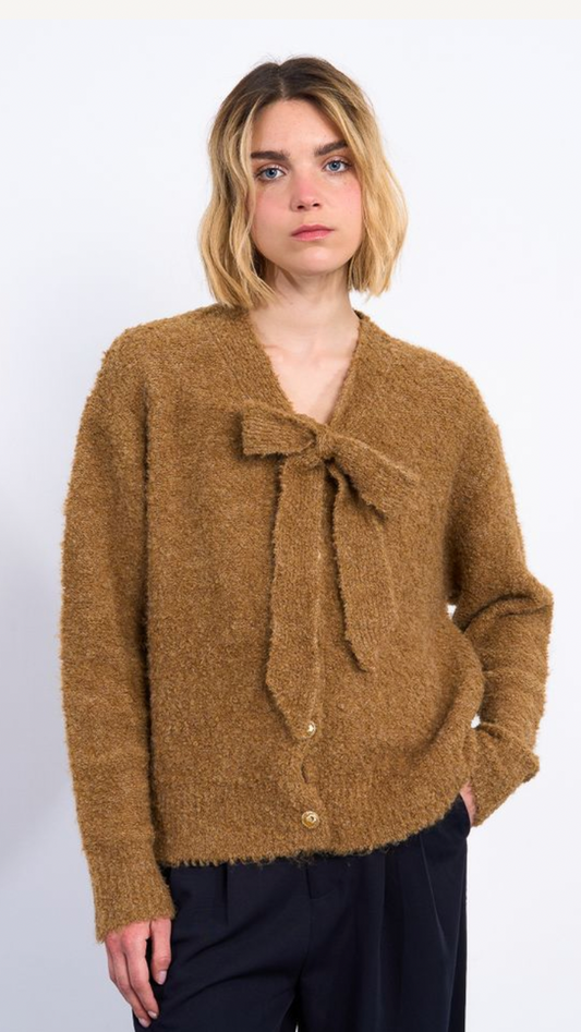 CAMELOT TIE SWEATER