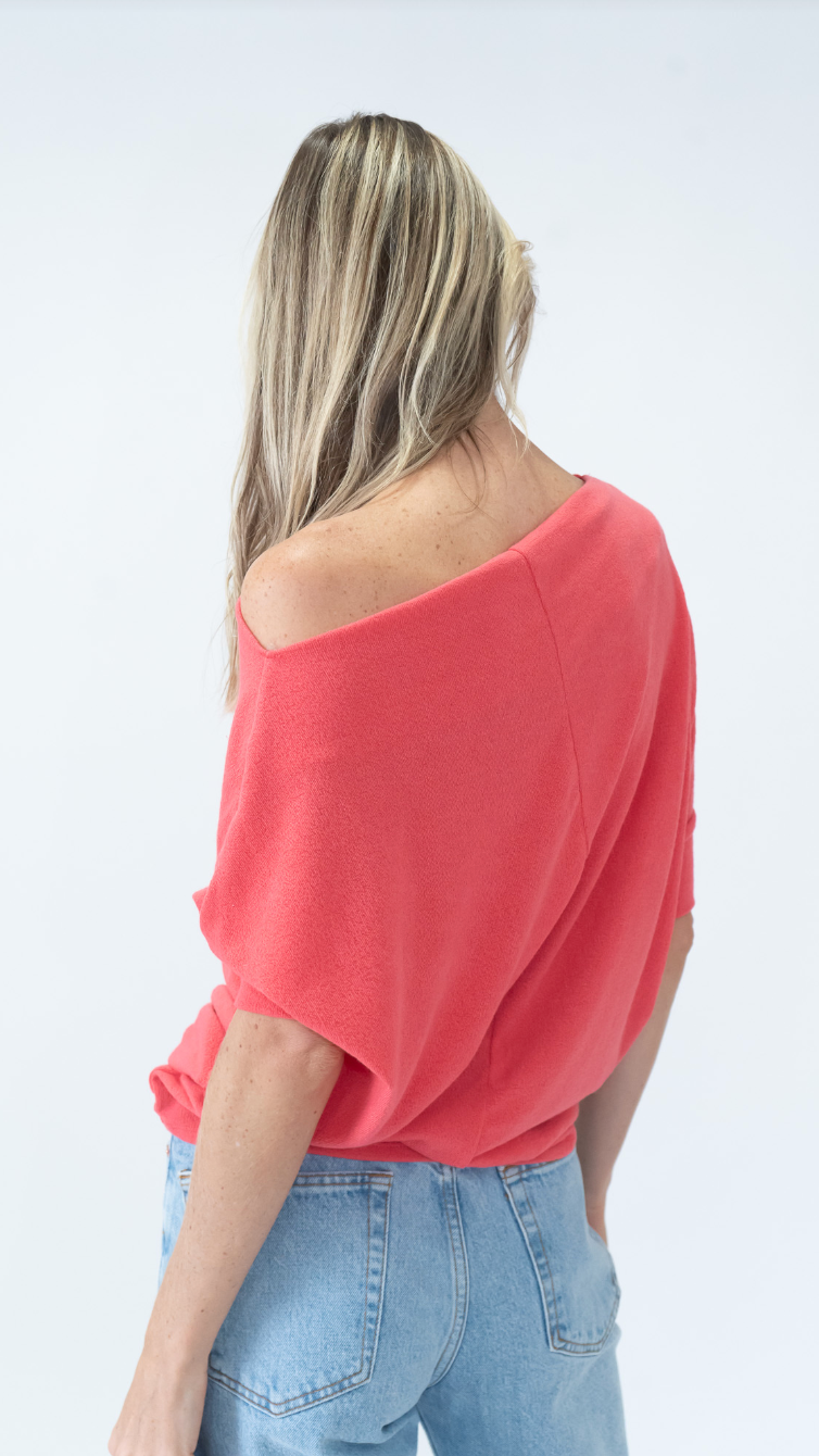 SHORT SLEEVE ANYWHERE TOP