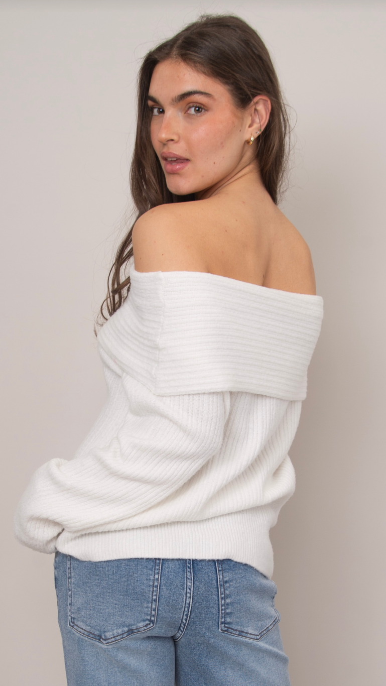 MARYLIN OFF THE SHOULDER SWEATER